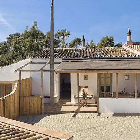 Ninho House, Callebanda Barracol タヴィラ