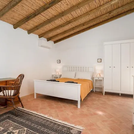Ninho House, Callebanda Barracol *